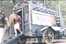 小伙穿越到古代，将马车改装成房车，简直是陆地坦克刀枪不入