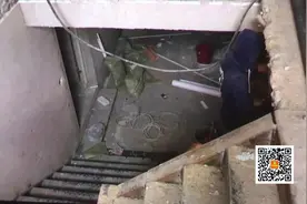 平层变复式！大胆业主打通楼板惹怒邻居，城管：强制拆除！