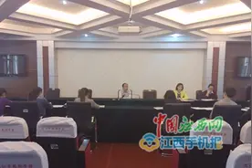 九江市鹤湖学校小学部召开小升初专题会 李庐清出席图片