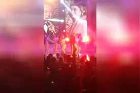 斯卡拉亿万老板姜鹏亲自上台表演视频封面