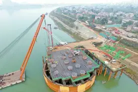 50多个小时不停歇作业！杨梅洲大桥面临巨大挑战，发生了什么！图片