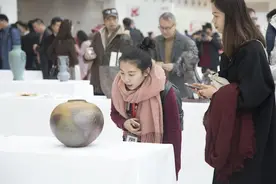 传统的柴烧技艺如何运用到现代创作中，又如何来创意图片