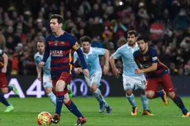 城会玩儿！点球配合可不止梅西克鲁伊夫！图片