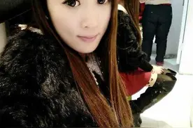 搞笑囧图   哥们这骑车的姿势真是醉了图片