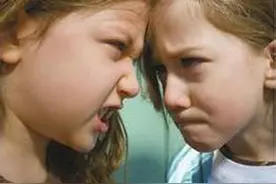 孩子遇到戏弄“你爸爸爱你弟弟不爱你”之类应对良策图片