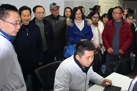 潼南区医卫界别政协委员一行到潼南区人民医院视察创三甲工作图片