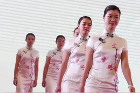 国宾礼仪旗袍秀 祝贺“60岁生日”图片