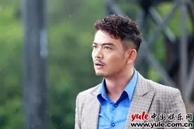 《潜伏在黎明之前》大结局 杨烁胡军兄弟对决图片