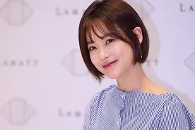 [MD PHOTO] 韩国女艺人吴涟序首尔某百货出席代言品牌签售会图片