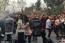 “没有一个人能跳得了我的舞” 直播尬舞团图片