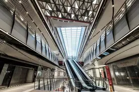 陆家嘴老船厂遗址上拔地而起“买买买”新地标，明日“扬帆起航”！图片