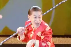 2016年农历猴年 六小龄童亮相地方台春晚 视觉冲击引发现场惊叫视频封面