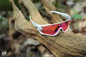 林道之选——最新涂装OAKLEY Jawbreaker初评图片