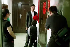 新郎迎接新娘，被堵门口一两个小时，恼怒之下当场取消婚礼走人视频封面