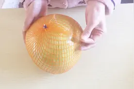 包水果的网兜不要扔，没想到挂在厨房还能这么有用，赶快来试试