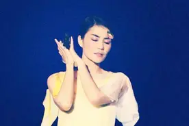 因为这首《百年孤寂》，从此中了一种叫王菲的毒，简直太好听了视频封面