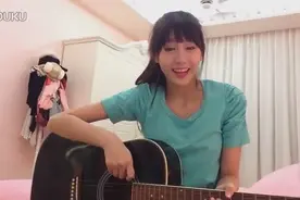 马来西亚的漂亮美眉，翻唱的英文歌曲《四叶草》，非常好听哦