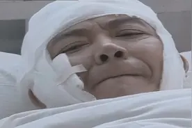 亮剑：老战友赵刚要出发了，临走前军乐团给演奏了一曲，兄弟感动