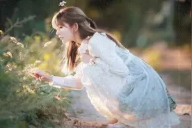 这首《带刺的玫瑰》真是唱到心坎里，听得人惆怅