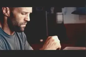 摩天大楼58层，苍蝇飞不进，保镖不离身，杰森斯坦森暗杀富豪！视频封面