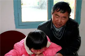 休宁县石田中学汪志华站好最后一班岗图片