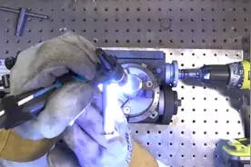 这鱼鳞焊真是美到窒息，据说能拿20000月薪，你觉得值吗视频封面