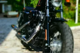 广东硬汉与哈雷戴维森48的故事。满满的霸气，涨姿势图片