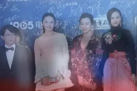 合照只挑自己美的发？唐嫣也搭沉了友谊的小船！学学志玲姐姐吧