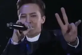 BIGBANG演唱会GD大飙歌技，模仿panda柔柔哒唱歌图片