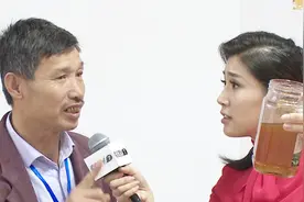 担心蜂蜜不是纯天然？这种一年采收一次野生蜂蜜，绝对纯天然！视频封面