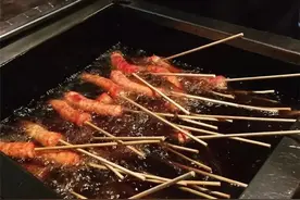 长沙这条不足1000米的巷子 却藏着让人忘记尊严的美食图片