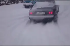 看了这个视频才知道，原来奥迪A8的四驱这么牛视频封面