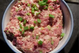 重庆特色名小吃麻辣抄手，家常做法，好吃到根本停不下来