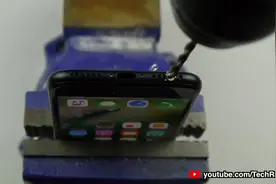 看国外牛人逛深圳华强北，给iPhone7加装3.5mm耳机孔视频封面