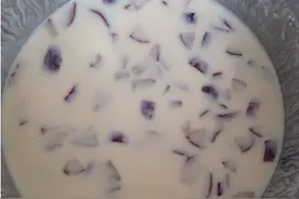 朋友非常喜欢我自制的红枣酸奶，味道醇厚，最重要的是健康卫生图片