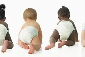 月子第七天，婆婆跟月嫂因为尿不湿有了分歧图片