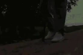 公园里老大爷体能逆天，瞬间引爆公园焦点！图片