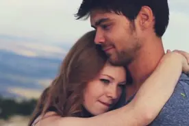 只愿与你不离不弃 ， All About Us图片