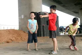 农村小孩子的玩具，你玩过的有那些图片