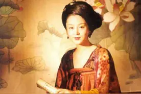 众女星穿“齐胸襦裙”谁才是最美？李小璐的网红脸竟也不违和！图片