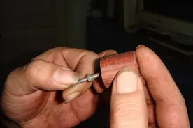 一把破手枪钻做珠子，可惜孔眼太大！图片