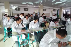 云南助盲脱贫工程培训400余名盲人按摩师图片