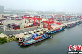 中韩班轮荣成至平泽航线复航图片