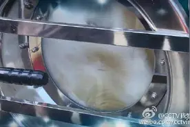 随州人张波发明了汽车坐垫清洗机 上CCTV了图片