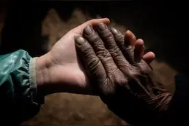 我愿这样一直牵着你的手，一直走下去图片