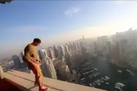 胆小者慎点！老外花式作死新玩法！吓尿啦图片