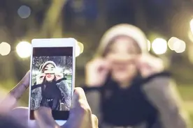 朋友圈发照片太单调，教你手机一键制作音乐相册，惊艳微信朋友圈视频封面