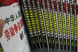 如何申请劳动仲裁？要钱吗？需要什么材料？