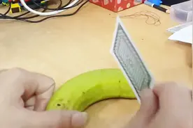 如何不损坏香蕉皮，就能切断香蕉？视频封面