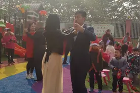 从娃娃抓起，培养绅士淑女高雅气质，老师现场示范，果然非同凡响